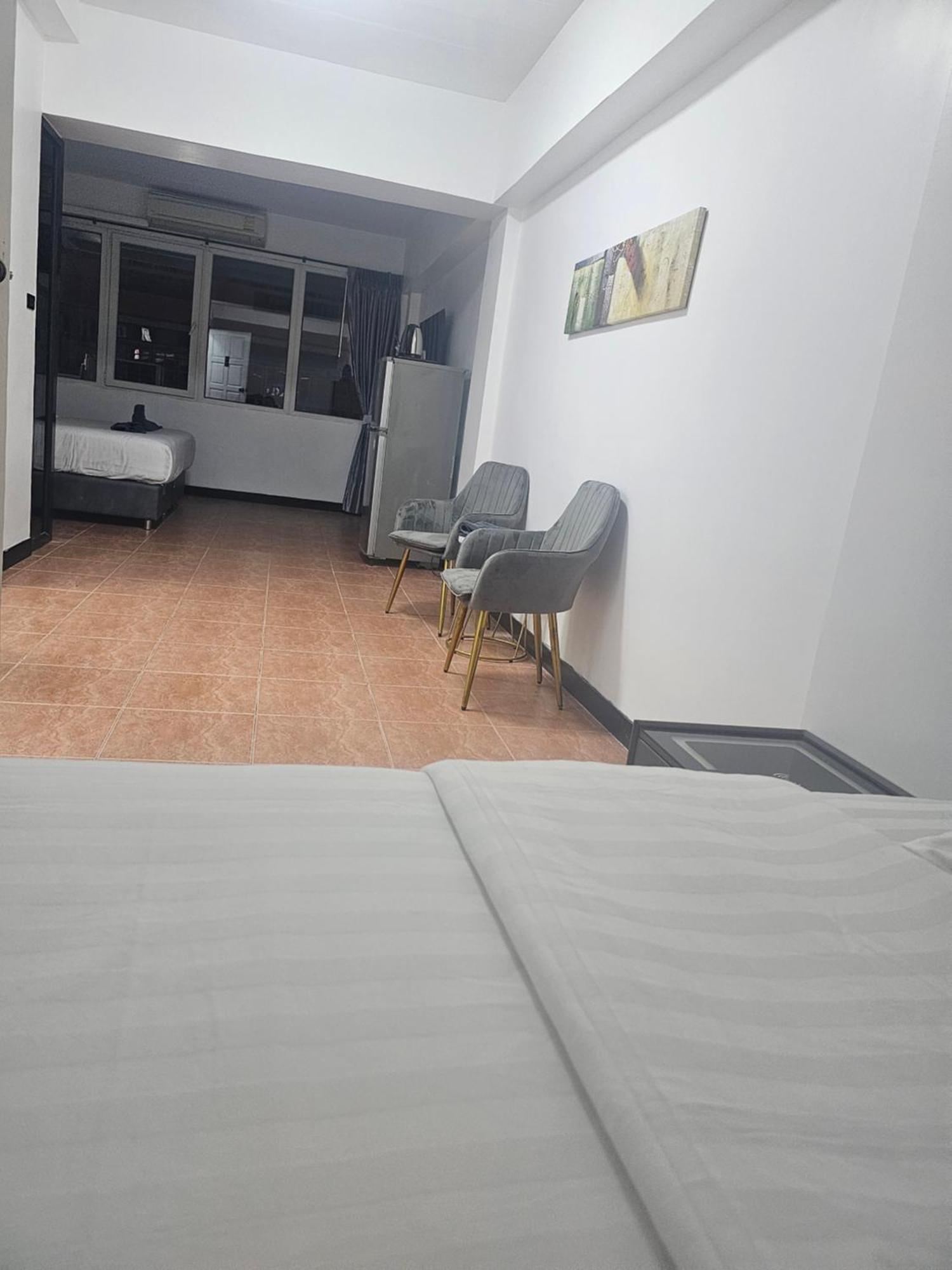 Happy Beach Jomtien Guesthouse Luaran gambar