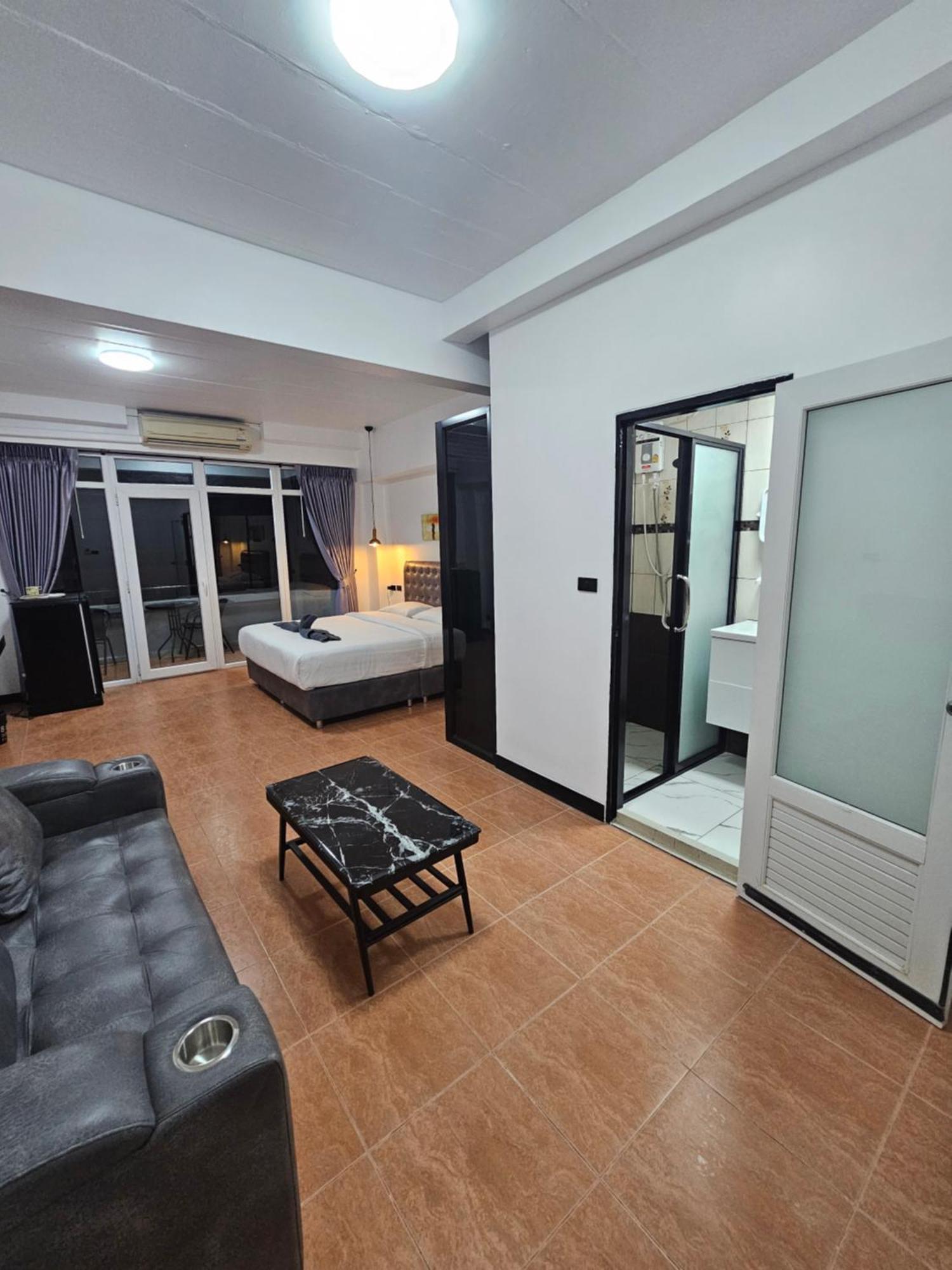 Happy Beach Jomtien Guesthouse Luaran gambar